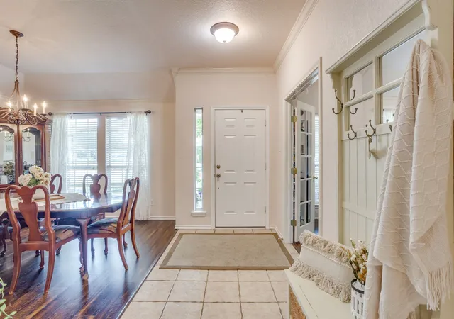 Photo 4 of Single family home for sale at 853 Royal Oak Ln, Burleson, TX 76028 | MLS# 21394359 | Listing updated on 2026-09-24