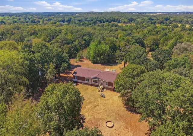 Photo 3 of Manufactured home for sale at 3539 County Rd 265, Collinsville, TX 76233 | MLS# 21394452 | Listing updated on 2026-09-24