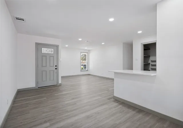 Photo 4 of Single family home for sale at 3411 Ashcroft Ct, Irving, TX 75062 | MLS# 21394528 | Listing updated on 2026-09-24