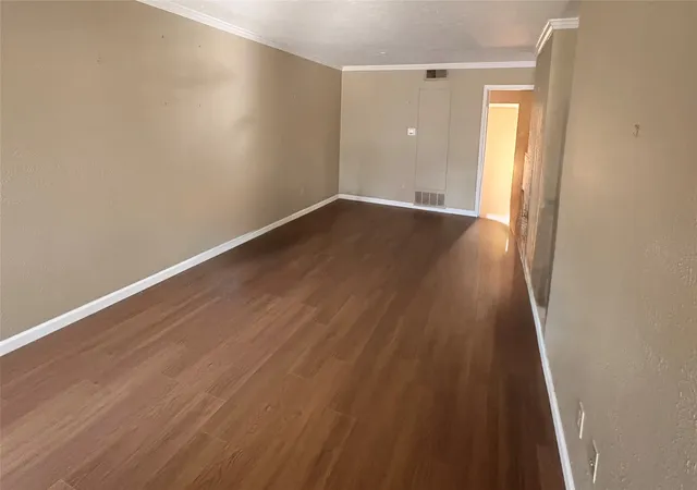 Photo 2 of Townhouse for sale at 10727 Sandpiper Ln #22, Dallas, TX 75230 | MLS# 21384316 | Listing updated on 2026-09-24