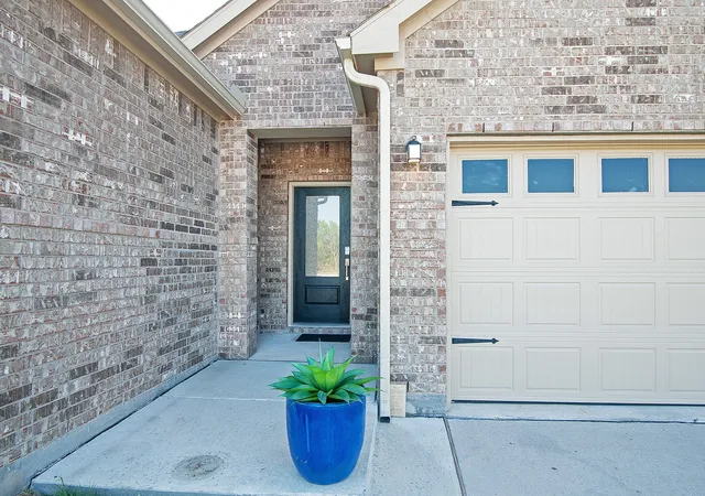 Photo 3 of Single family home for sale at 1424 Sandpebble Cir, Anna, TX 75409 | MLS# 21394522 | Listing updated on 2026-10-08