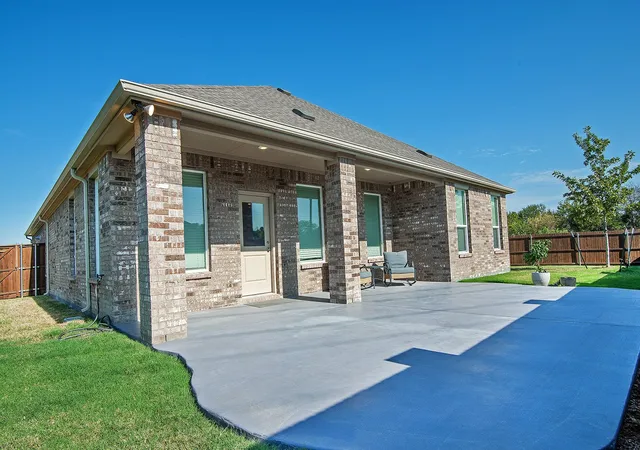 Photo 4 of Single family home for sale at 1424 Sandpebble Cir, Anna, TX 75409 | MLS# 21394522 | Listing updated on 2026-10-08