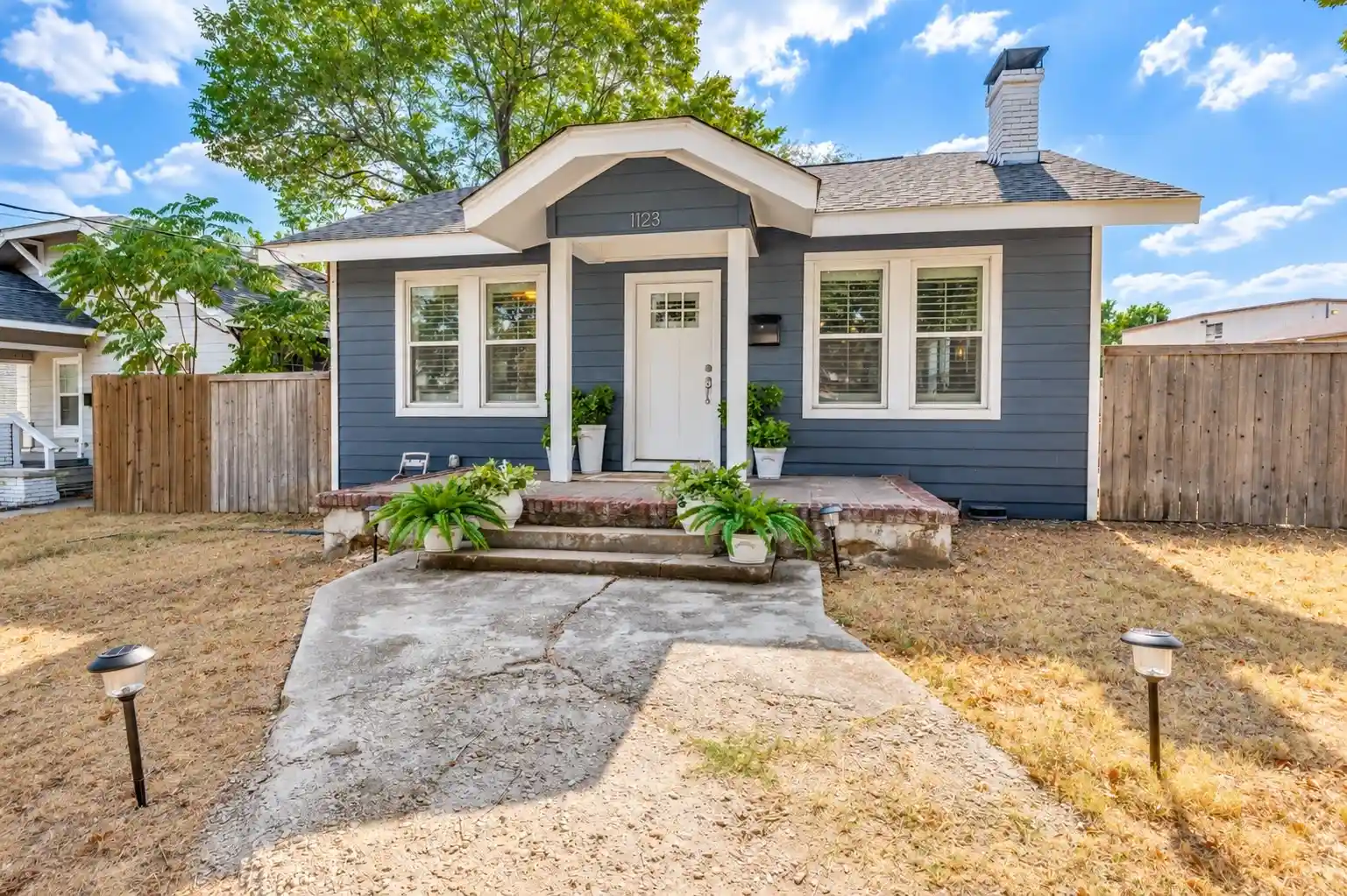 Photo 1 of Single family home for sale at 1123 Ballard Ave, Dallas, TX 75208 | MLS# 21394549 | Listing updated on 2026-10-25