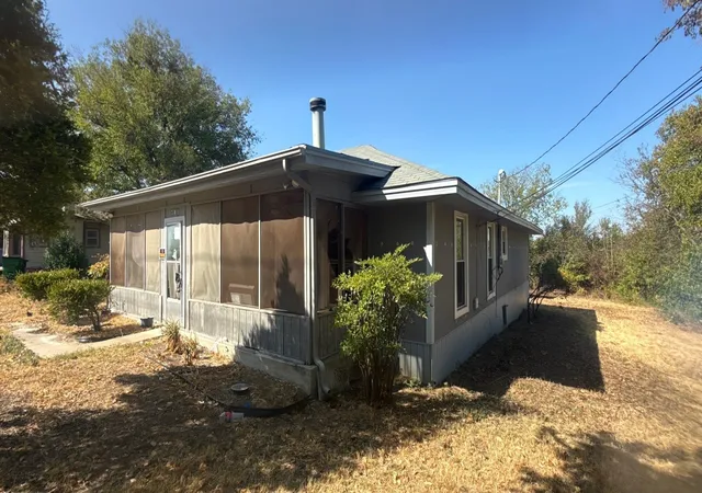 Photo 3 of Single family home for sale at 701 N Newark St, Decatur, TX 76234 | MLS# 21392343 | Listing updated on 2026-09-24