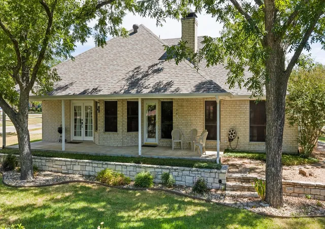Photo 2 of Single family home for sale at 9008 Magnolia Vale Dr, Granbury, TX 76049 | MLS# 21385846 | Listing updated on 2026-09-24