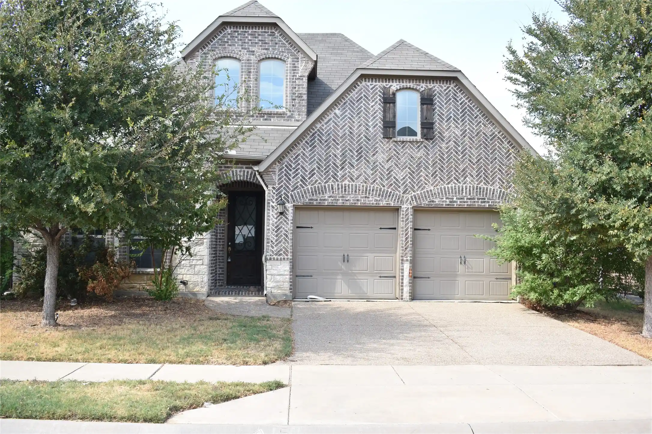 Photo 1 of Sale Pending at 1009 Olivia Dr, Lewisville, TX 75067 | MLS# 21394638 | Listing updated on 2026-10-13