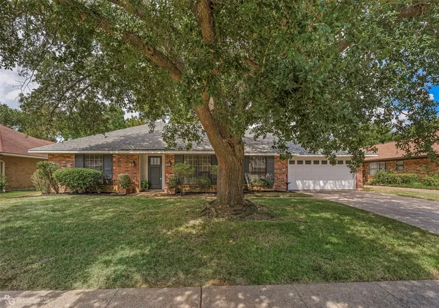 Photo 1 of Single family home for sale at 1520 Dora Ann Pl, Shreveport, LA 71105 | MLS# 21394628 | Listing updated on 2026-10-06