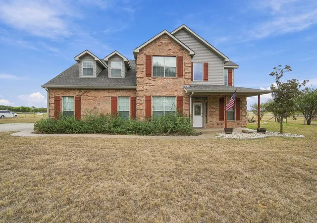 Photo 1 of Single family home for sale at 1865 Old Maypearl Rd, Waxahachie, TX 75167 | MLS# 21394642 | Listing updated on 2026-10-06
