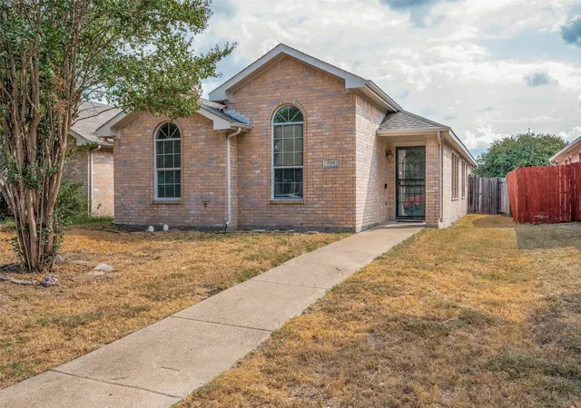 Photo 1 of Single family home for sale at 518 Monarch Dr, Lancaster, TX 75146 | MLS# 21394643 | Listing updated on 2026-09-29
