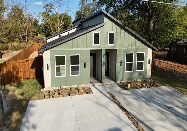 Photo 3 of Multi family home for sale at 1814 Division St, Commerce, TX 75428 | MLS# 21393056 | Listing updated on 2026-09-25