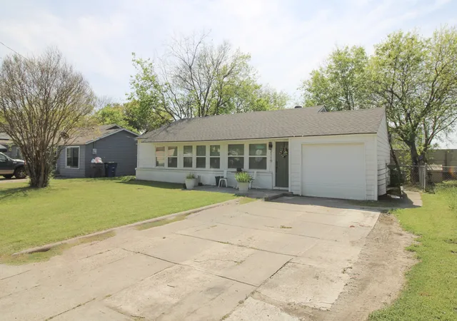 Photo 1 of Single family home for sale at 3119 Eisenhower Dr, Dallas, TX 75224 | MLS# 21394655 | Listing updated on 2026-09-26