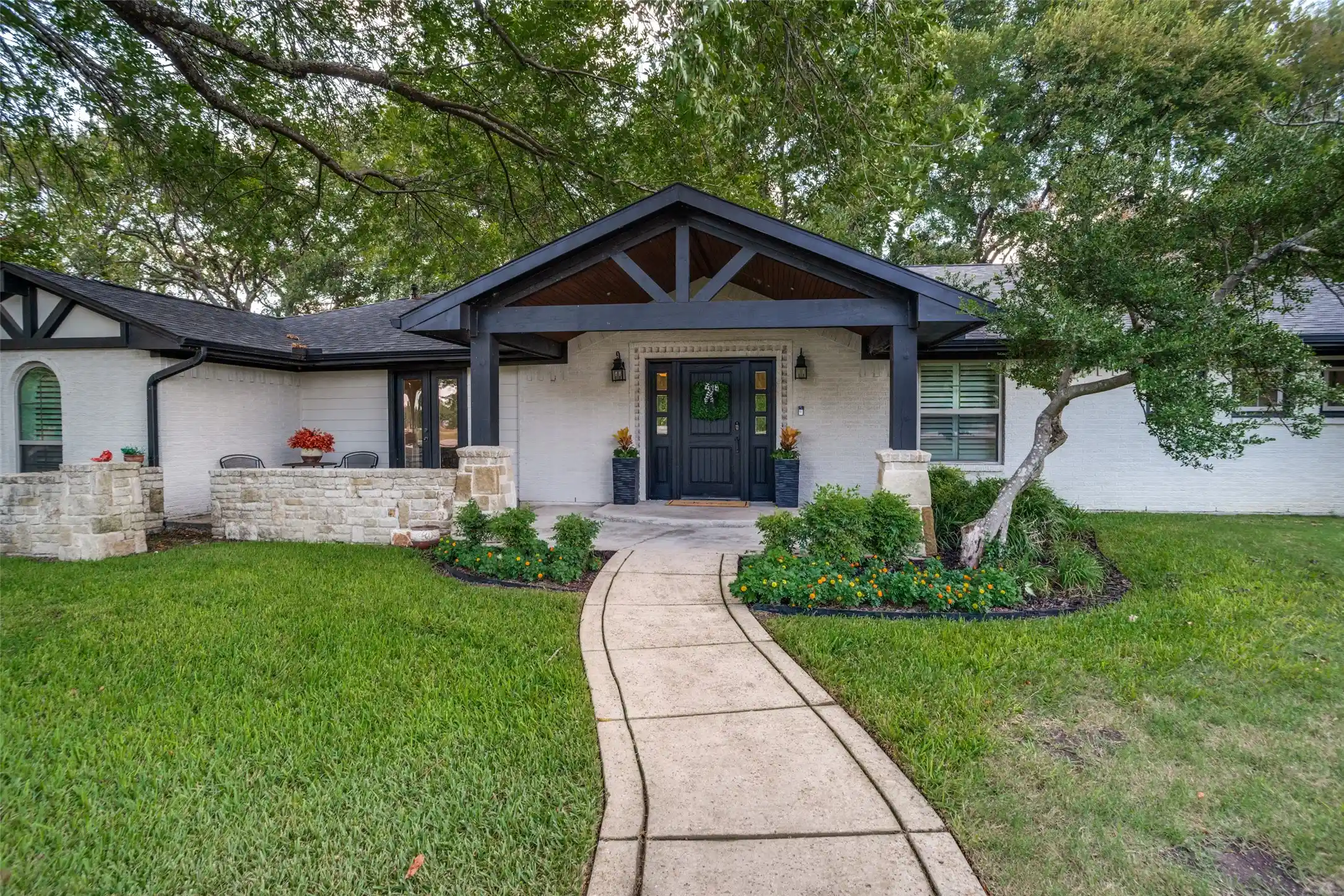 Photo 1 of Sale Pending at 18 Brookhaven Dr, Allen, TX 75002 | MLS# 21394626 | Listing updated on 2026-10-18