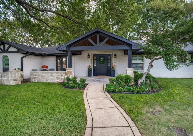 Photo 1 of Single family home for sale at 18 Brookhaven Dr, Allen, TX 75002 | MLS# 21394626 | Listing updated on 2026-10-07
