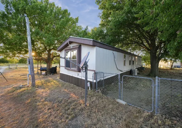 Photo 1 of Manufactured home for sale at 1206 Toby St, Alvarado, TX 76009 | MLS# 21394553 | Listing updated on 2026-09-26