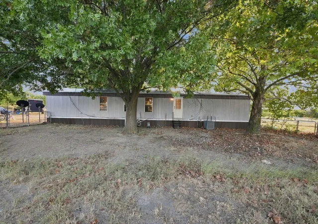 Photo 2 of Manufactured home for sale at 1206 Toby St, Alvarado, TX 76009 | MLS# 21394553 | Listing updated on 2026-09-26