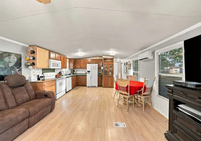 Photo 3 of Manufactured home for sale at 1206 Toby St, Alvarado, TX 76009 | MLS# 21394553 | Listing updated on 2026-09-26