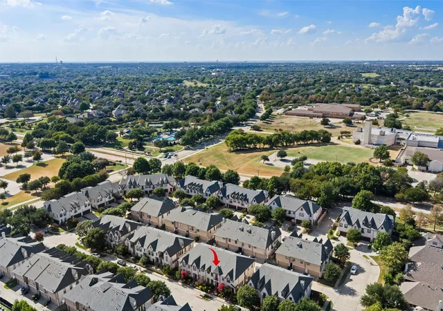 Photo 2 of Townhouse for sale at 1816 Desoto Dr, Mc Kinney, TX 75072 | MLS# 21391484 | Listing updated on 2026-10-04