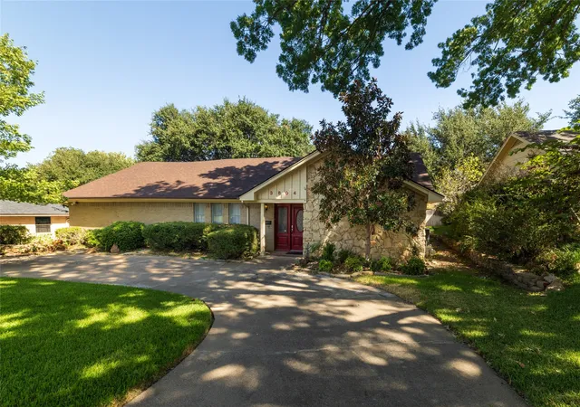 Single family home for sale at 3804 Wharton Dr, Fort Worth, TX 76133 | MLS# 21394687