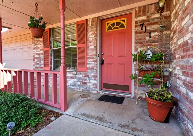 Photo 2 of Single family home for sale at 711 Plum St, Joshua, TX 76058 | MLS# 21392916 | Listing updated on 2026-09-24