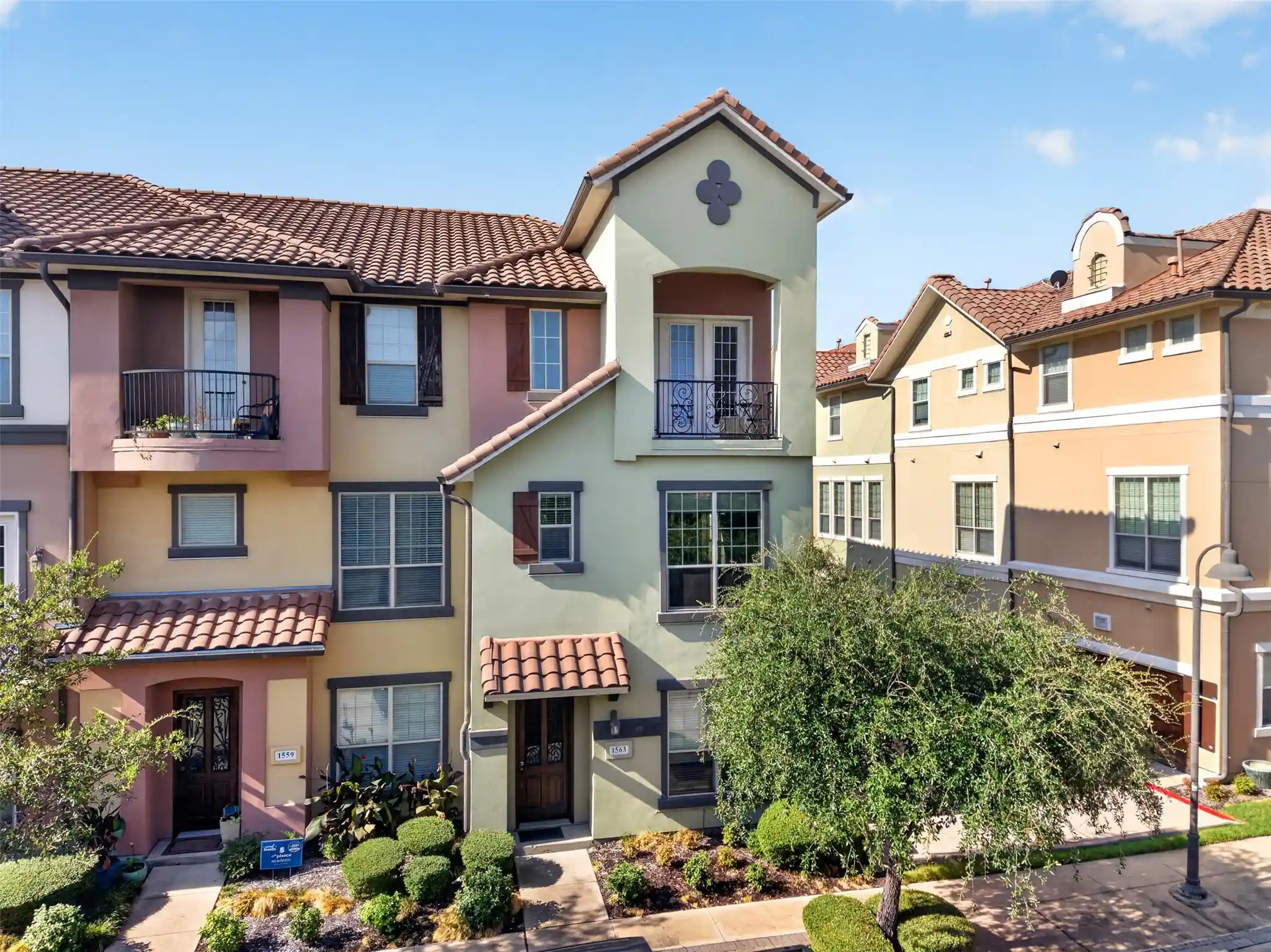 Photo 1 of Sale Pending at 1563 Camino Lago, Irving, TX 75039 | MLS# 21380897 | Listing updated on 2026-10-12