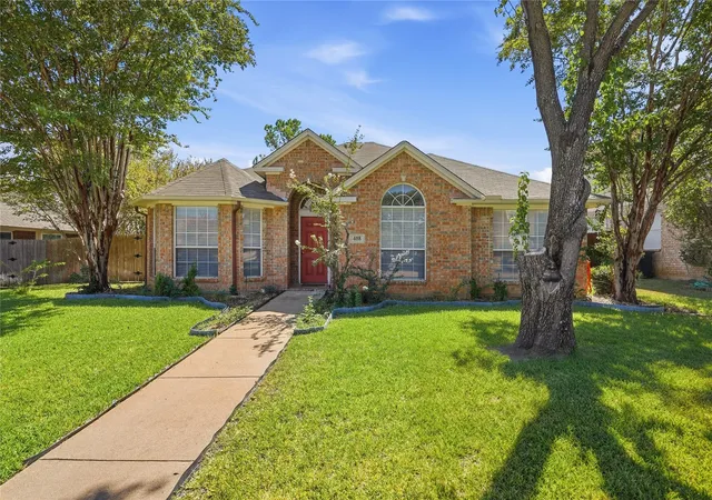 Photo 1 of Sale Pending at 408 Pin Oak Trl, Keller, TX 76248 | MLS# 21393079 | Listing updated on 2026-10-02