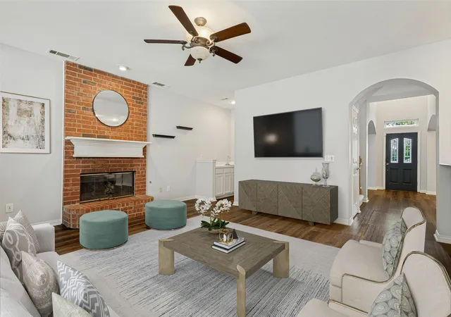 Photo 3 of Single family home for sale at 1116 Shadetree Ln, Allen, TX 75013 | MLS# 21386375 | Listing updated on 2026-10-05