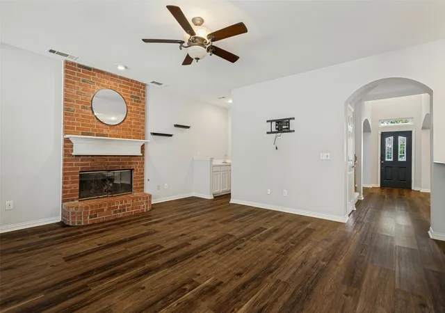 Photo 4 of Single family home for sale at 1116 Shadetree Ln, Allen, TX 75013 | MLS# 21386375 | Listing updated on 2026-10-05