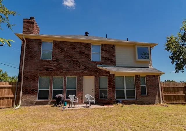 Photo 3 of Single family home for sale at 5025 Strummer Dr, North Richland Hills, TX 76180 | MLS# 21394702 | Listing updated on 2026-09-29