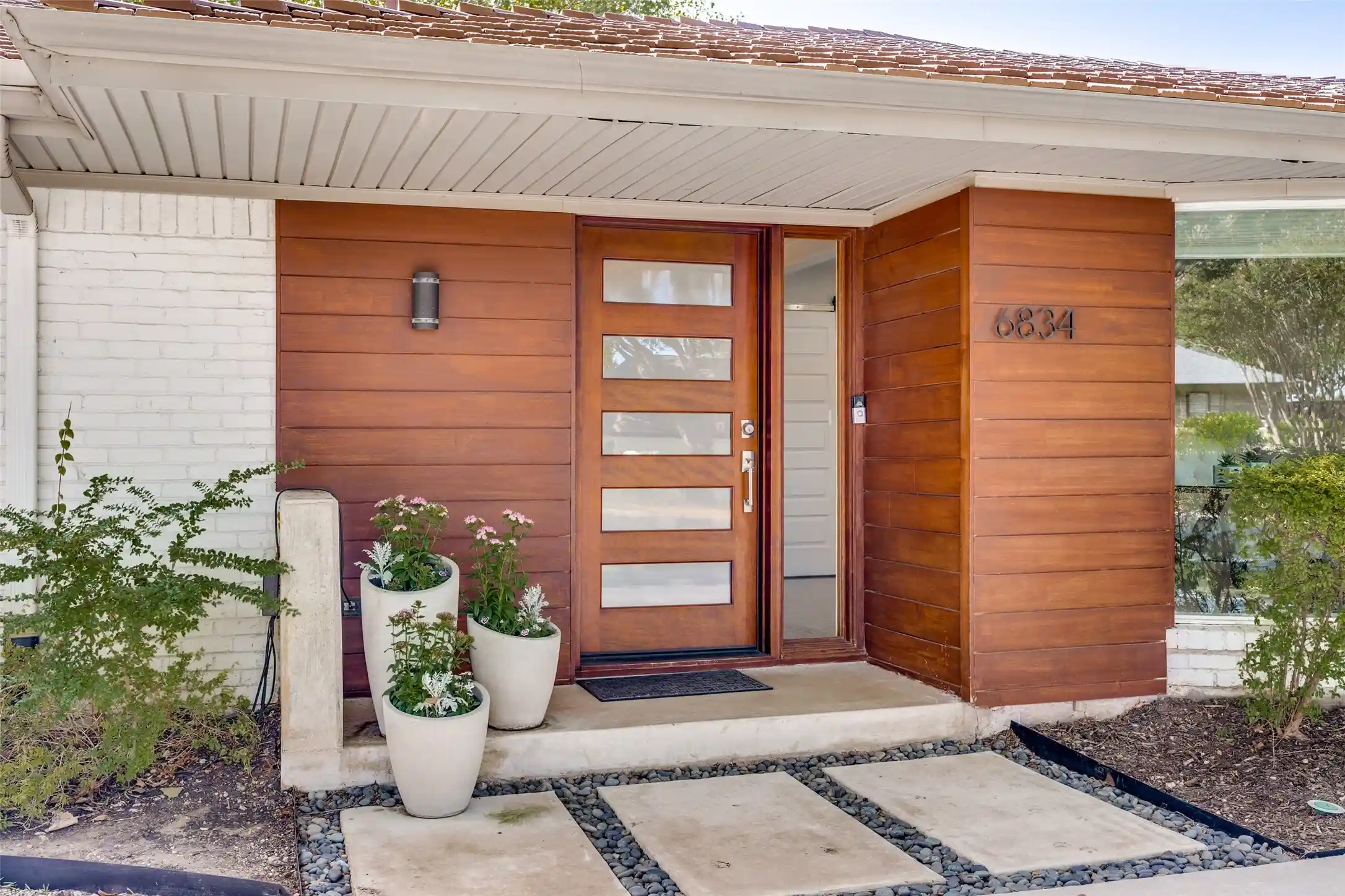 Photo 1 of Single family home for sale at 6834 Quarterway Dr, Dallas, TX 75248 | MLS# 21374985 | Listing updated on 2026-10-18