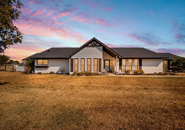 Photo 1 of Single family home for sale at 20185 Willow Glade Cir, Pilot Point, TX 76258 | MLS# 21384793 | Listing updated on 2026-10-04