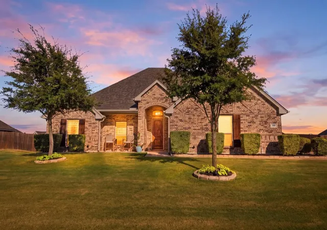 Photo 2 of Single family home for sale at 110 Oak View Dr, Godley, TX 76044 | MLS# 21391363 | Listing updated on 2026-10-01