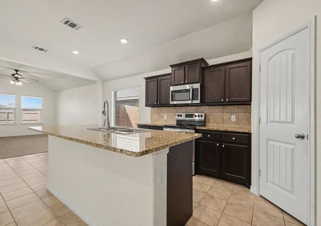 Photo 3 of Single family home for sale at 809 Rutherford Dr, Crowley, TX 76036 | MLS# 21388687 | Listing updated on 2026-09-25