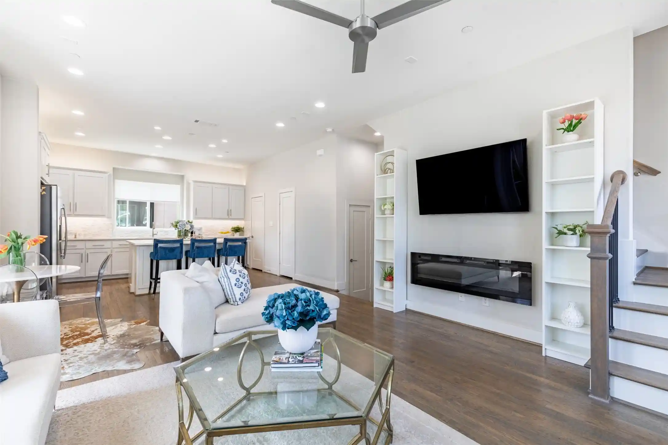 Photo 1 of Condo for sale at 4914 Live Oak St #10, Dallas, TX 75206 | MLS# 21392375 | Listing updated on 2026-10-15