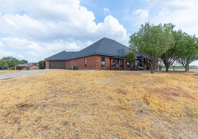 Photo 3 of Single family home for sale at 2010 Westminster Dr, Abilene, TX 79602 | MLS# 21394621 | Listing updated on 2026-10-07