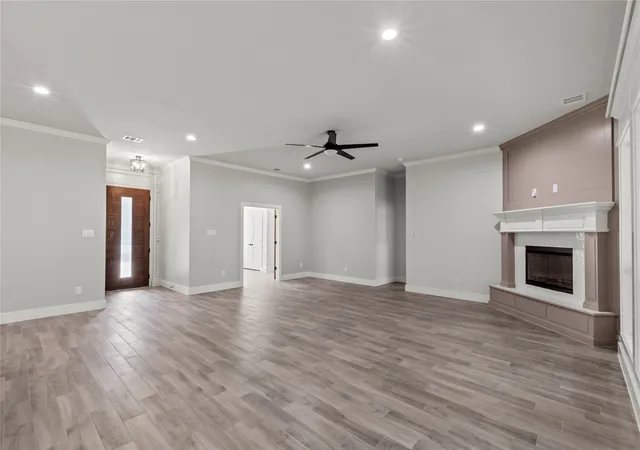 Photo 3 of Single family home for sale at 128 Saint Andrews Dr E, Mabank, TX 75156 | MLS# 21374634 | Listing updated on 2026-09-26