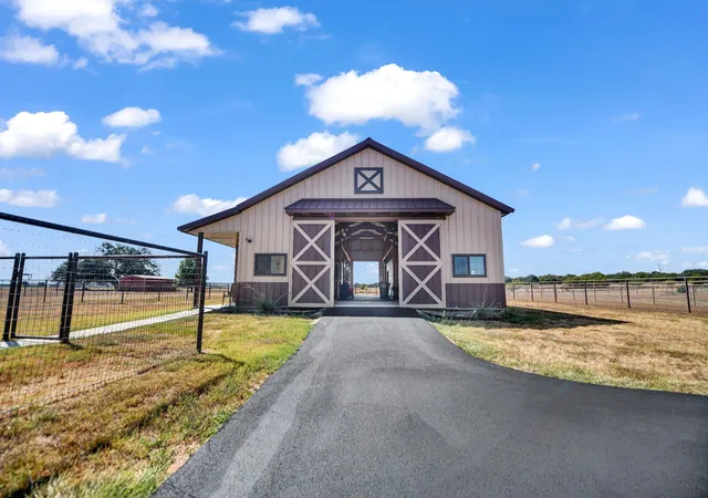 Photo 2 of Single family home for sale at 3601 Farm Land Ct, Granbury, TX 76048 | MLS# 21394630 | Listing updated on 2026-09-25