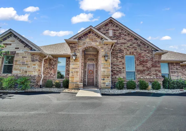 Photo 3 of Single family home for sale at 3601 Farm Land Ct, Granbury, TX 76048 | MLS# 21394630 | Listing updated on 2026-09-25