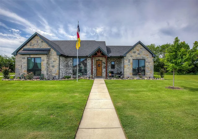 Photo 1 of Single family home for sale at 1025 Sinopa St, Caddo Mills, TX 75135 | MLS# 21394734 | Listing updated on 2026-09-28