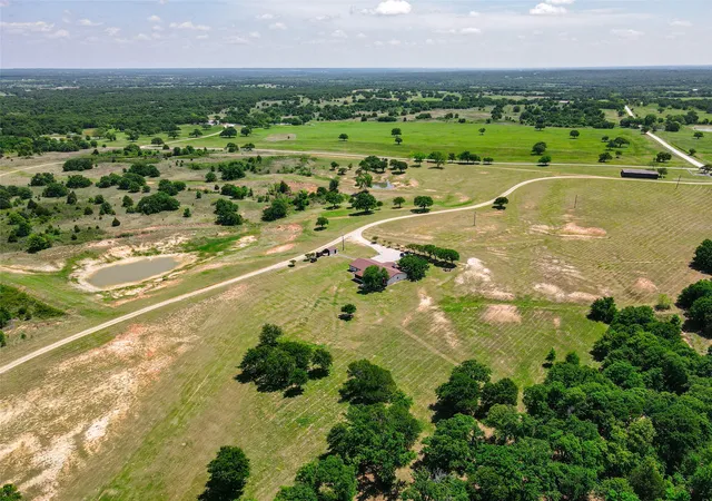 Photo 4 of Single family home for sale at 2043 Huddleston Rd, Sunset, TX 76270 | MLS# 21394744 | Listing updated on 2026-09-25