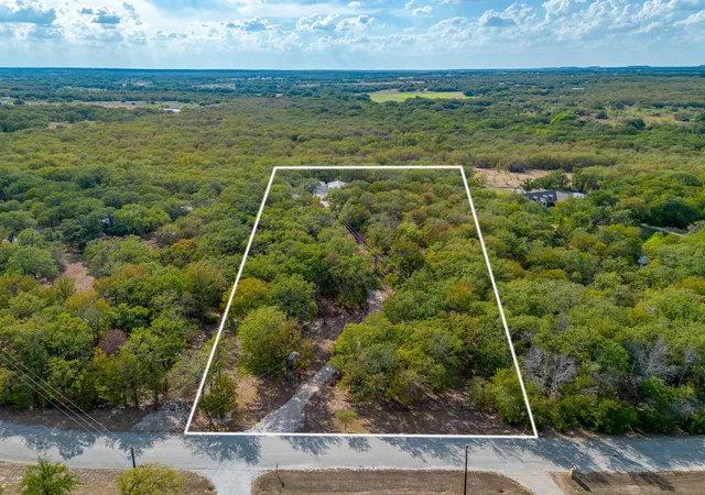 Photo 2 of Sale Pending at 223 County Rd 3471, Paradise, TX 76073 | MLS# 21393853 | Listing updated on 2026-10-06