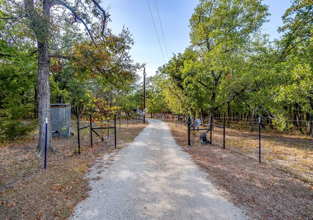 Photo 4 of Sale Pending at 223 County Rd 3471, Paradise, TX 76073 | MLS# 21393853 | Listing updated on 2026-10-06