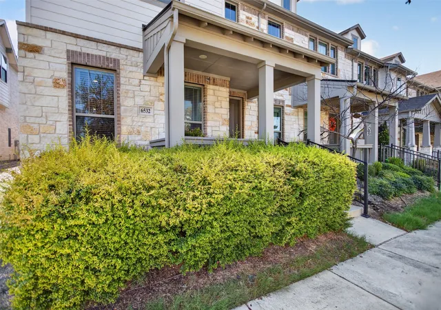 Photo 3 of Townhouse for sale at 6532 Northern Dancer Dr, North Richland Hills, TX 76180 | MLS# 21394741 | Listing updated on 2026-09-25