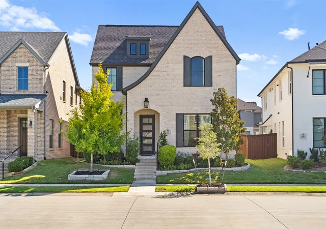 Photo 2 of Single family home for sale at 963 Sprangletop St, Allen, TX 75013 | MLS# 21392295 | Listing updated on 2026-09-27