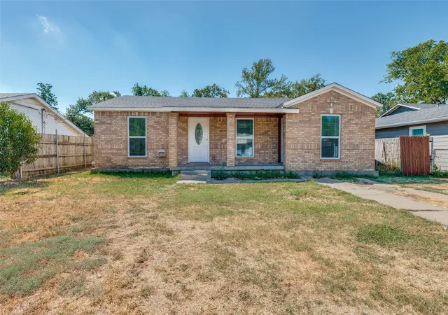 Single family home for sale at 336 Belle St, Bedford, TX 76022 | MLS# 21386376