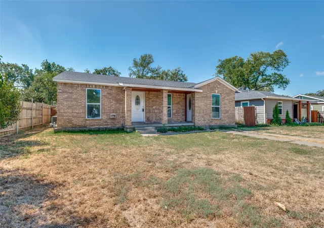 Photo 1 of Single family home for sale at 336 Belle St, Bedford, TX 76022 | MLS# 21386376 | Listing updated on 2026-10-08
