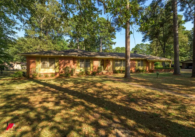 Single family home for sale at 205 7th Street NE, Springhill, LA 71075 | MLS# 21394777