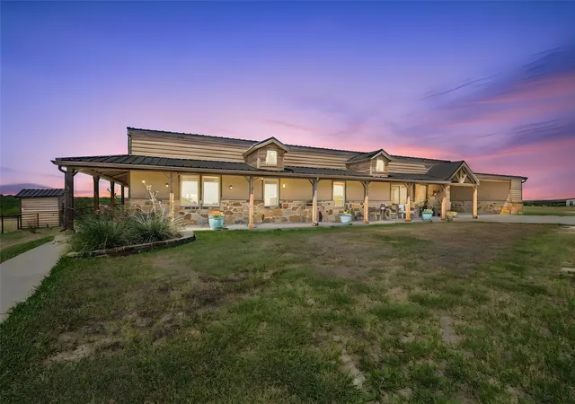 Single family home for sale at 290 Barton Rd, Maypearl, TX 76064 | MLS# 21387139