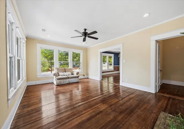 Photo 3 of Single family home for sale at 601 Oldham St, Waxahachie, TX 75165 | MLS# 21392366 | Listing updated on 2026-10-28