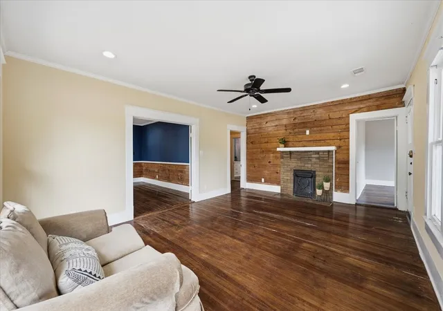 Photo 4 of Single family home for sale at 601 Oldham St, Waxahachie, TX 75165 | MLS# 21392366 | Listing updated on 2026-10-28