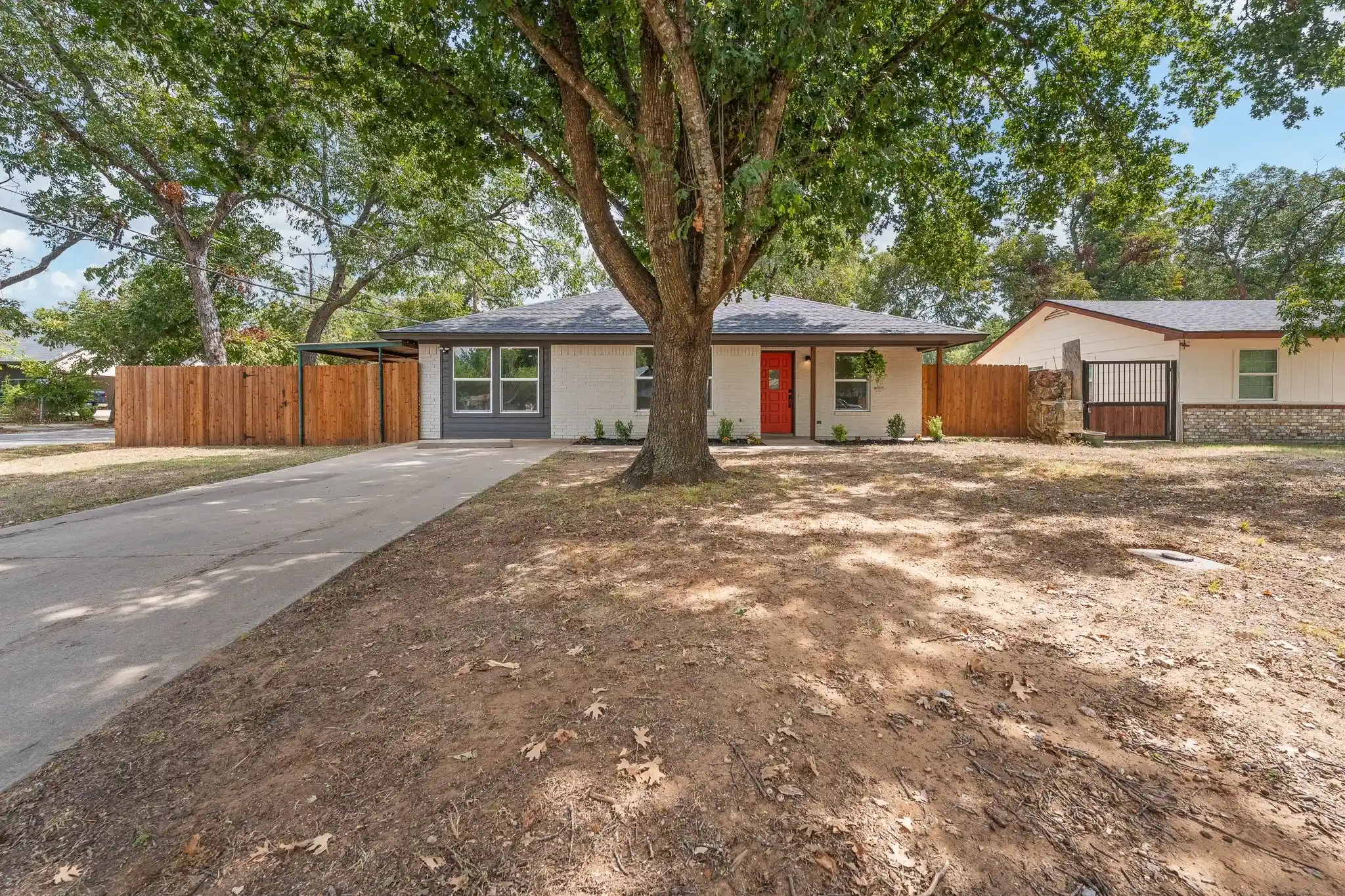 Photo 1 of Single family home for sale at 101 Myers Ave, Cleburne, TX 76033 | MLS# 21394806 | Listing updated on 2026-10-21